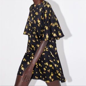ZARA CAPE DRESS🛎🛎🛎